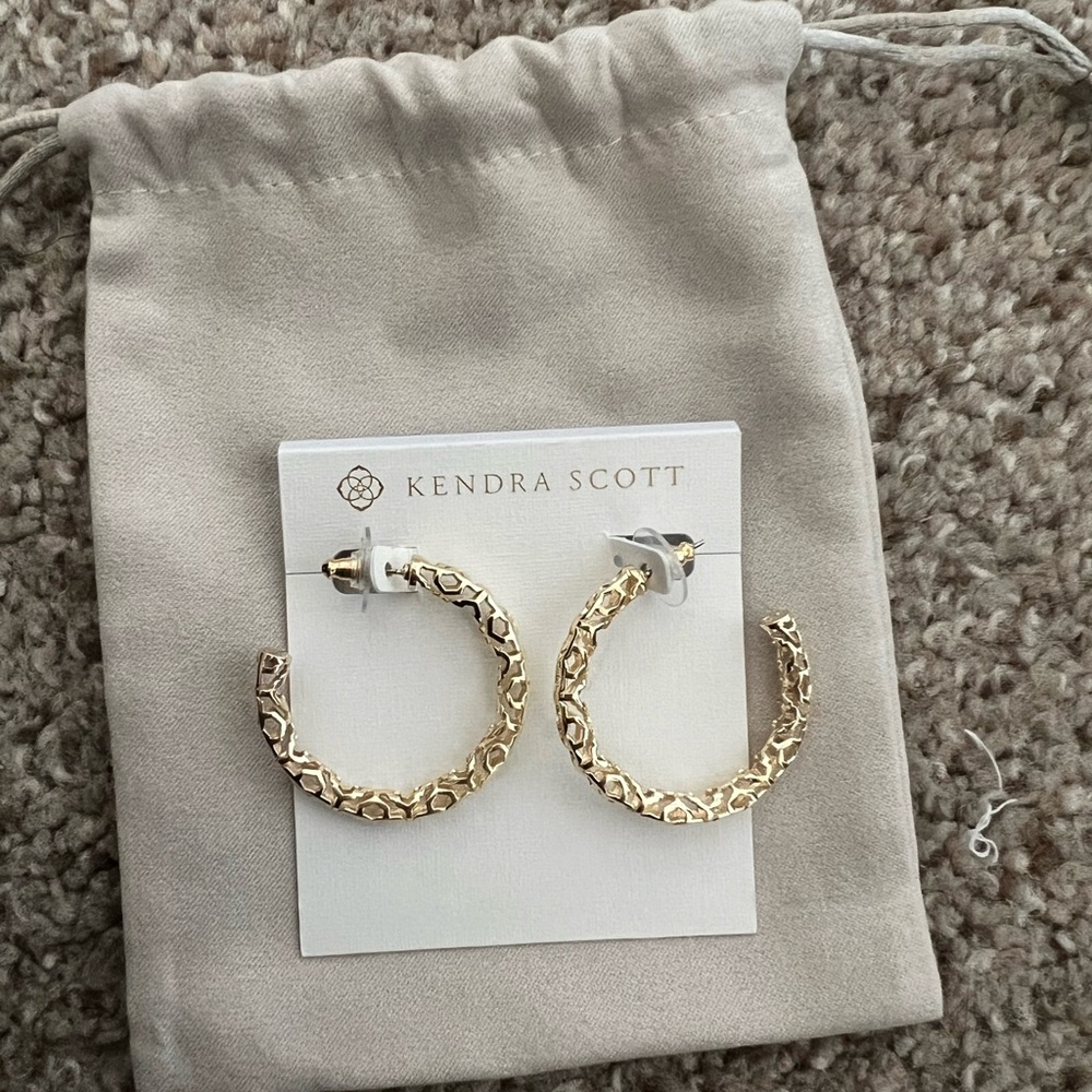 Kendra Scott Maggie hoop earrings